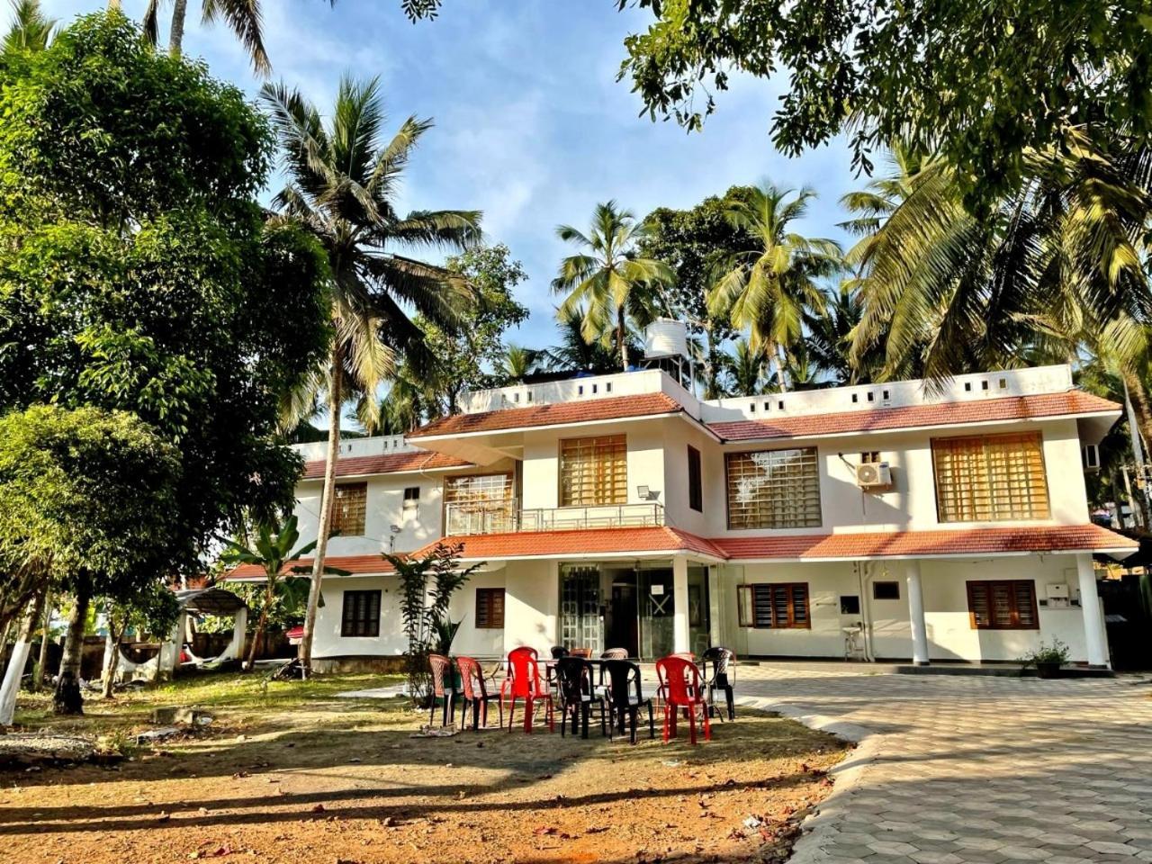 Somatheertham Resort Thiruvananthapuram Kültér fotó